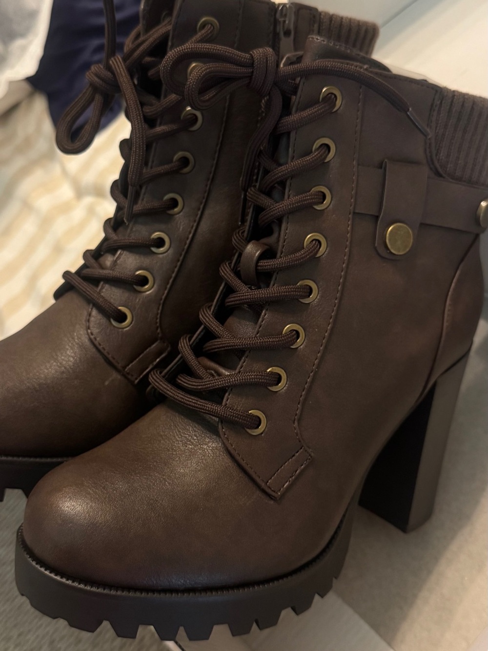 Dream Pairs Dark Brown Lace-Up Chunky Heel Ankle Boots